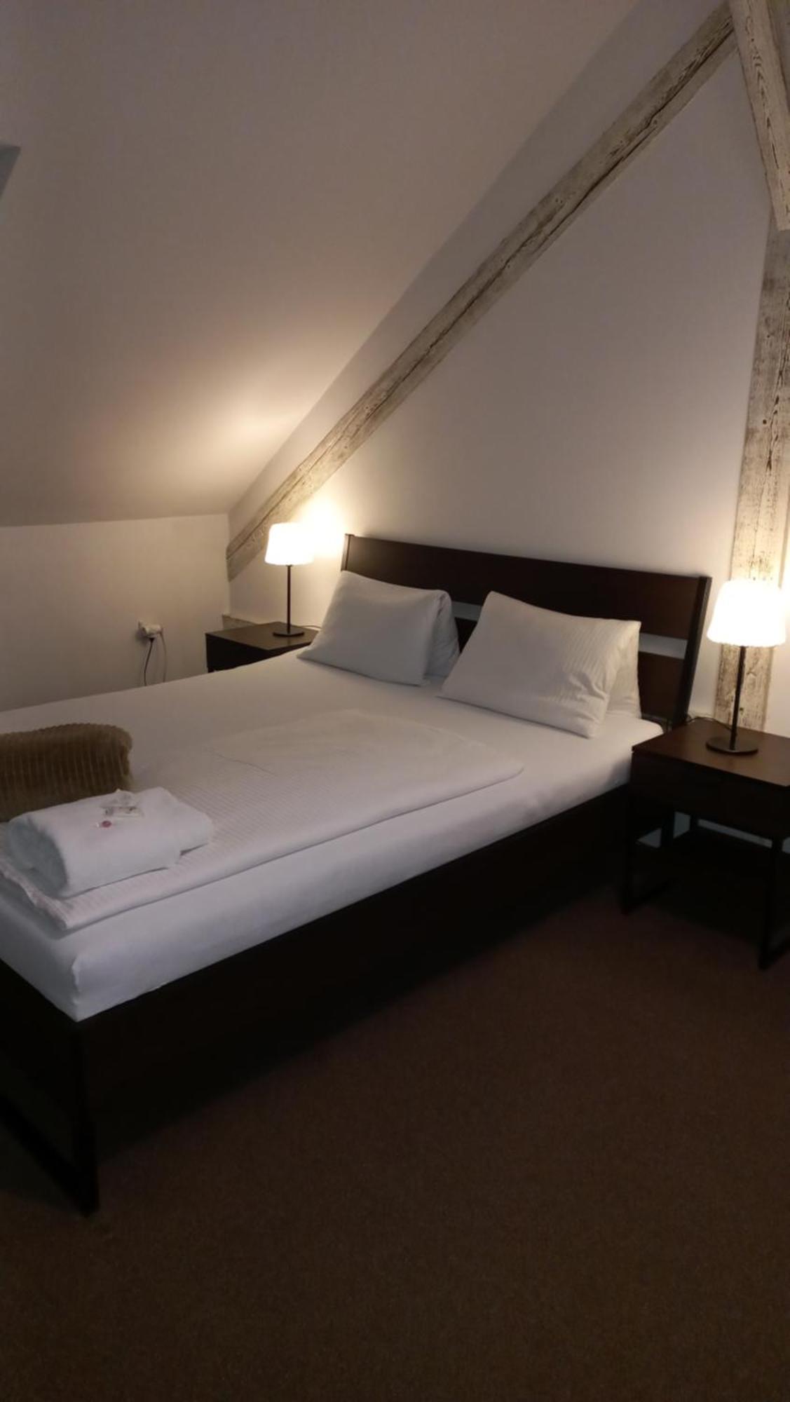 Hotel Bila Pani Jindřichŭv Hradec Phòng bức ảnh